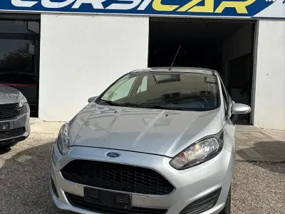 Usata Ford Fiesta Business Edition 75 CV (55 kW) 2017 Grigio Utilitaria