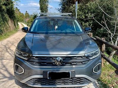Usata VW T-Roc 110 CV (80 kW) 2025 Grigio SUV