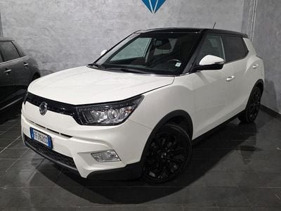 Usata Ssangyong (KGM) Tivoli 116 CV (85 kW) 2016 Bianco SUV