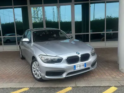 Usata BMW 116 116 CV (85 kW) 2018 Glacier silver metallizzato Utilitaria