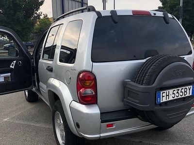 Usata Jeep Cherokee 211 CV (155 kW) 2002 Grigio SUV