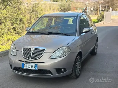 Usata Lancia Ypsilon 95 CV (69 kW) 2006 Grigio Utilitaria