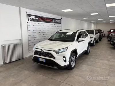Usata Toyota RAV4 Hybrid 218 CV (160 kW) 2022 Bianco SUV