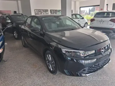 Nuova Opel Corsa 101 CV (74 kW) 2026 Nero Utilitaria