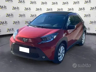 Usata Toyota Aygo X Lounge 72 CV (52 kW) 2022 Rosso SUV