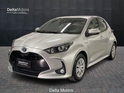 Usata Toyota Yaris Business Edition 116 CV (85 kW) 2021 Grigio metallizzato Utilitaria