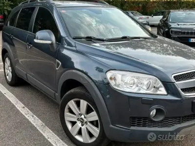 Usata Chevrolet Captiva 136 CV (100 kW) 2009 Marrone SUV