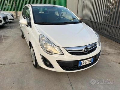 Usata Opel Corsa 86 CV (63 kW) 2013 Bianco Berlina