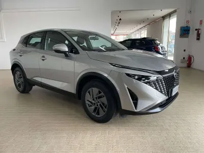 Usata Nissan Qashqai Acenta 140 CV (102 kW) 2025 Grigio SUV