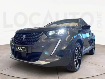 Usata Peugeot 2008 Allure 102 CV (75 kW) 2023 Grigio SUV