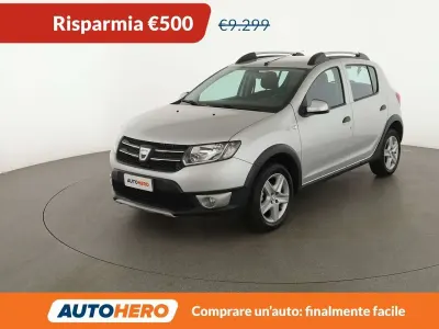 Usado Dacia Sandero Prestige 90 CV (66 kW) 2016 Plateado Berlina