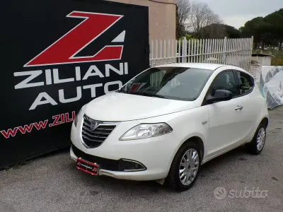 Usata Lancia Ypsilon 95 CV (69 kW) 2012 Bianco Utilitaria