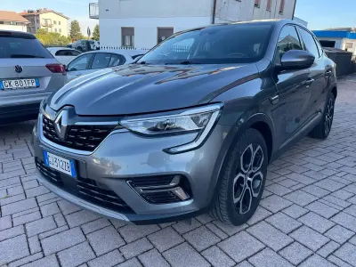 Usata Renault Arkana Intens 94 CV (69 kW) 2022 Grigio SUV