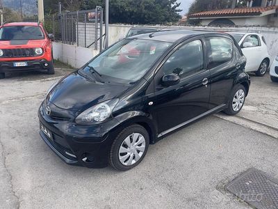 Usata Toyota Aygo Connect Style 68 CV (50 kW) 2013 Nero Utilitaria