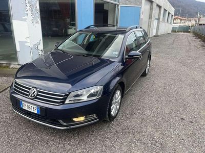 Usata VW Passat Comfortline 105 CV (77 kW) 2011 Blu/azzurro Station wagon