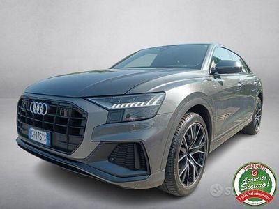 Usata Audi Q8 S-Line 286 CV (210 kW) 2022 Grigio SUV