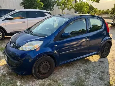 Usata Peugeot 107 68 CV (50 kW) 2006 Bluazzurro Utilitaria