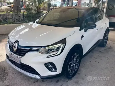 Usata Renault Captur Intens 116 CV (85 kW) 2020 Beige SUV