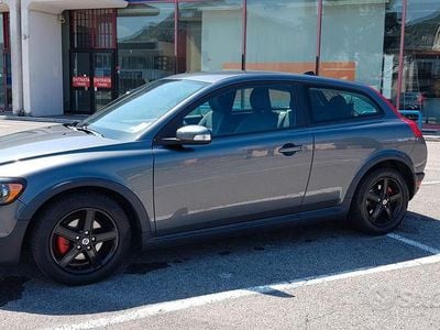 Usata Volvo C30 Kinetic 101 CV (74 kW) 2007 Marrone Utilitaria