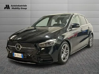 Usata Mercedes B200 AMG Line Premium 150 CV (110 kW) 2023 Nero cosmo metallizzato Utilitaria