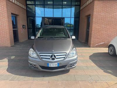 Usata Mercedes B180 Premium 108 CV (79 kW) 2010 Grigio Monovolume
