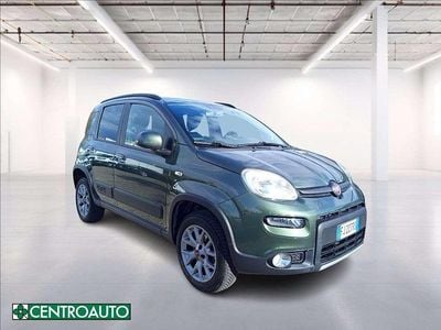 Usata Fiat Panda 4x4 S 95 CV (69 kW) 2017 Verde metallizzato Utilitaria