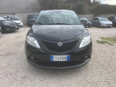 Usata Lancia Ypsilon Gold 69 CV (50 kW) 2019 Nero Utilitaria