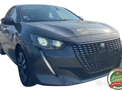 Usata Peugeot 208 Allure 101 CV (74 kW) 2021 Grigio Utilitaria
