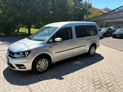 Usata VW Caddy Maxi Business 101 CV (74 kW) 2017 Giallo Monovolume