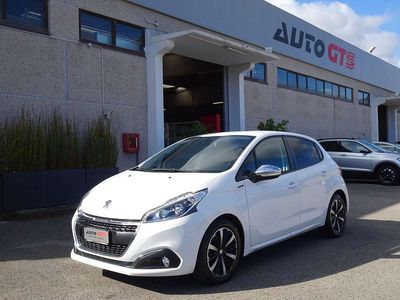 Usata Peugeot 208 Signature Sky 102 CV (75 kW) 2019 Bianco Utilitaria