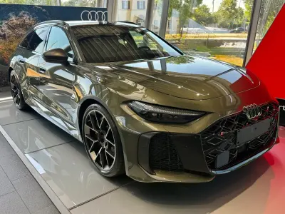 Nuova Audi RS5 639 CV (469 kW) 2026 Verde Station wagon