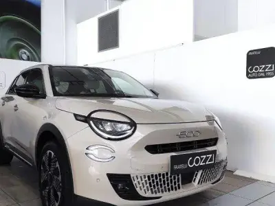 Usata Fiat 600 La Prima 101 CV (74 kW) 2025 Beige SUV