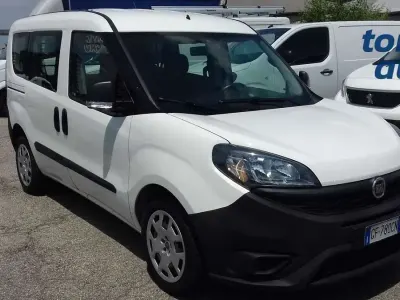 Usata Fiat Doblò Easy 120 CV (88 kW) 2021 Bianco Monovolume