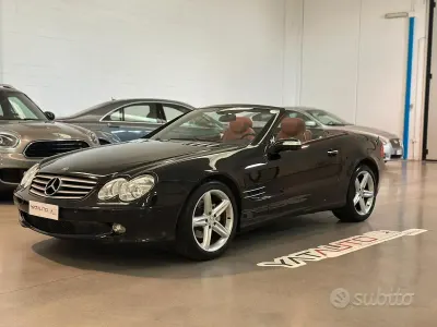 Usata Mercedes SL500 245 CV (180 kW) 2006 Nero Cabrio