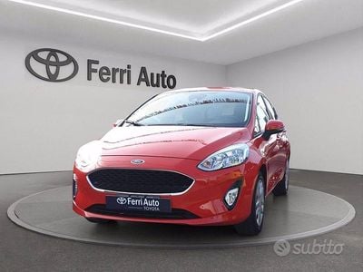 Begagnad Ford Fiesta 70 HK (51 kW) 2019 Röd Halvkombi
