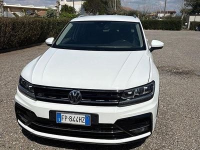 Usata VW Tiguan R-line 150 CV (110 kW) 2018 Nero SUV