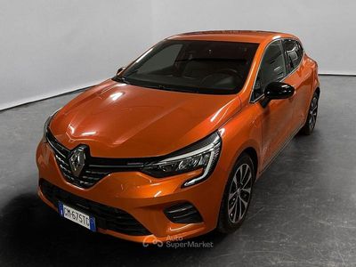 Usata Renault Clio V Techno 101 CV (74 kW) 2023 Arancione Berlina