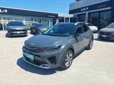 Usata Kia Stonic GT-Line 100 CV (73 kW) 2022 Grigio SUV