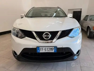 Usata Nissan Qashqai N-Connecta 131 CV (96 kW) 2016 Bianco SUV