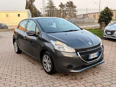 Usata Peugeot 208 Allure 68 CV (50 kW) 2014 Grigio Utilitaria