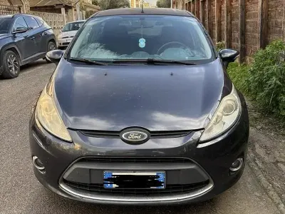 Usata Ford Fiesta Titanium 68 CV (50 kW) 2009 Bluazzurro Berlina