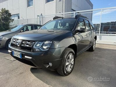 Usata Dacia Duster 110 CV (80 kW) 2016 Grigio SUV