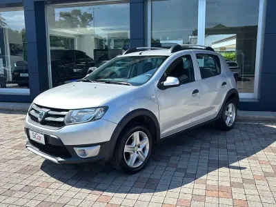 Gebraucht Dacia Sandero 90 PS (66 kW) 2014 Grau Kleinwagen