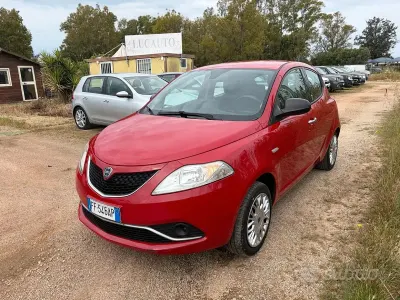 Gebraucht Lancia Ypsilon 69 PS (50 kW) 2016 Rot Kleinwagen