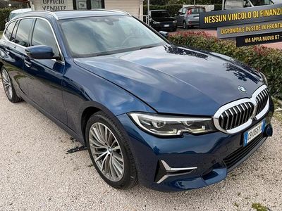 Usata BMW 320e Luxury Line 190 CV (139 kW) 2020 Blu Station wagon