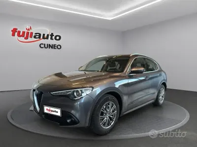 Usata Alfa Romeo Stelvio Business 180 CV (132 kW) 2018 Grigio scuro SUV