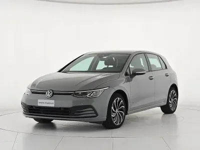 Usata VW Golf VIII Life 110 CV (80 kW) 2022