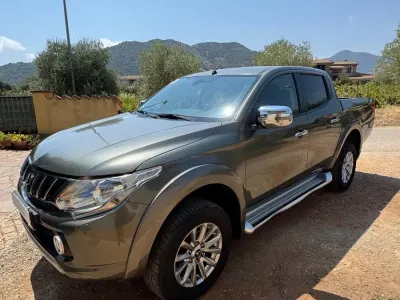 Usata Mitsubishi L200 180 CV (132 kW) 2019 Verde Pick-up
