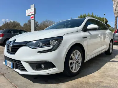 Usata Renault Mégane GrandTour Intens 116 CV (85 kW) 2019 Bianco Station wagon