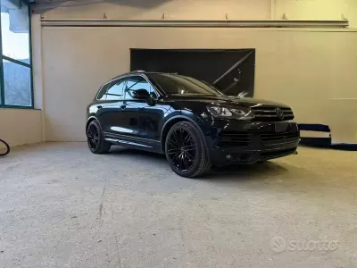 Usata VW Touareg R-line 245 CV (180 kW) 2014 Nero SUV